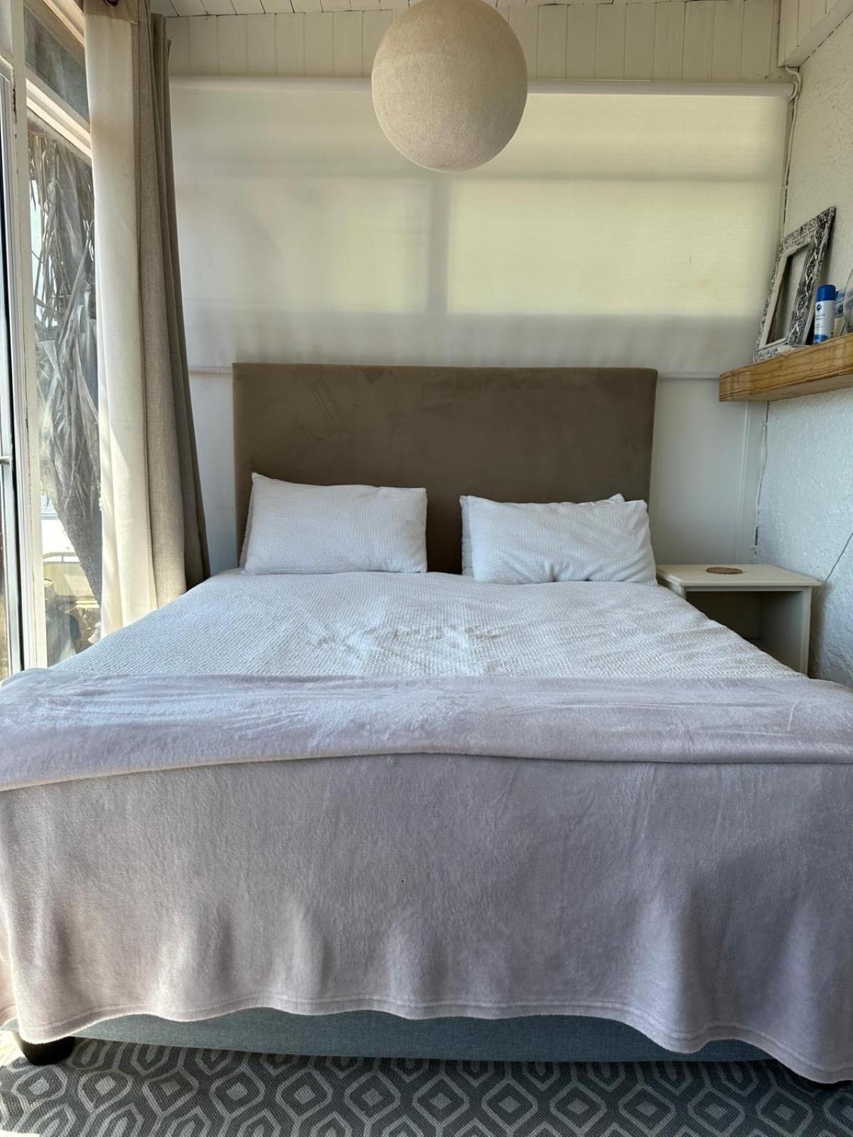 Independent Quaint Flat, Close To Beach เคปทาวน์ ภายนอก รูปภาพ